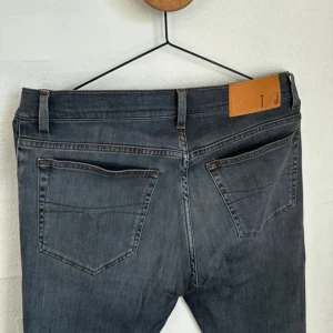 Tiger of sweden Jeans - Säljer mina sjukt snygga tiger of sweden jeans i sjukt bra skick. Inga defekter. Dom är i storlek 30/30 i modellen evolve. Pris kan diskuteras vid snabb affär