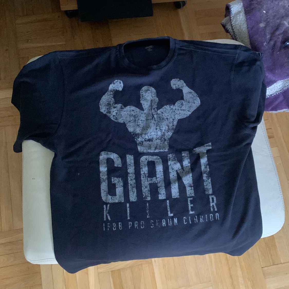Svart gasp t-shirt från med tryck giant killer