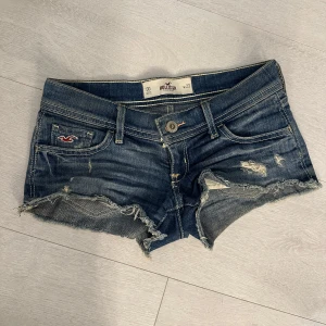 Hollister shorts  - Kommer inte till någon andvändning🥰 storlek W23