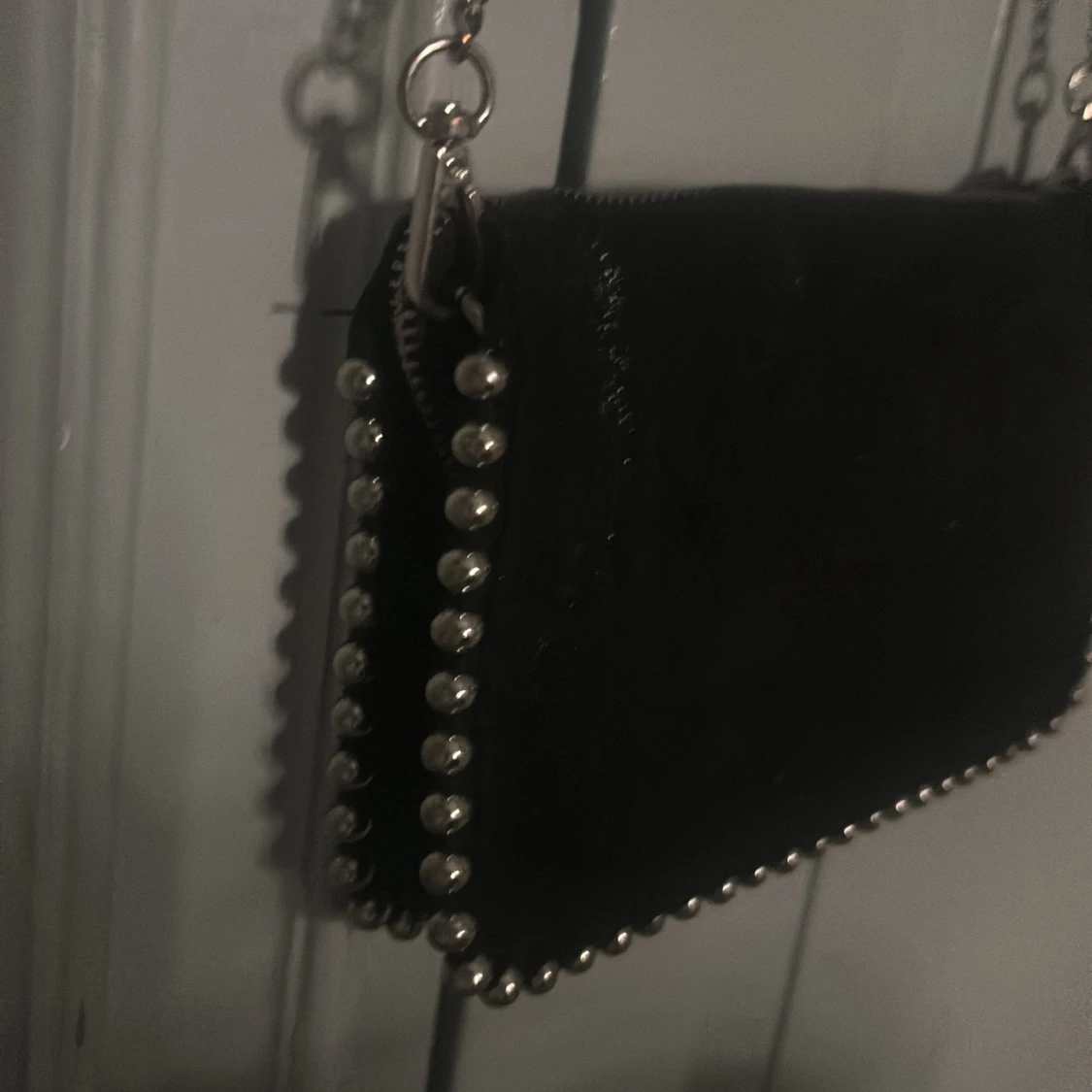 Svart axelväska med kedja från Zara - 2