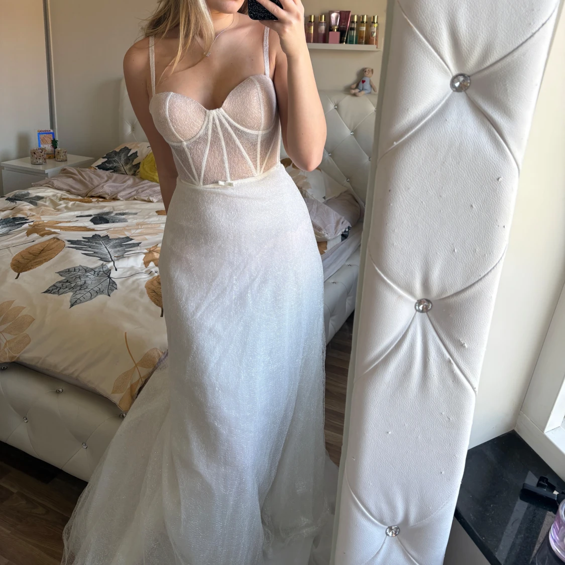 Vit glittrig långklänning - 1
