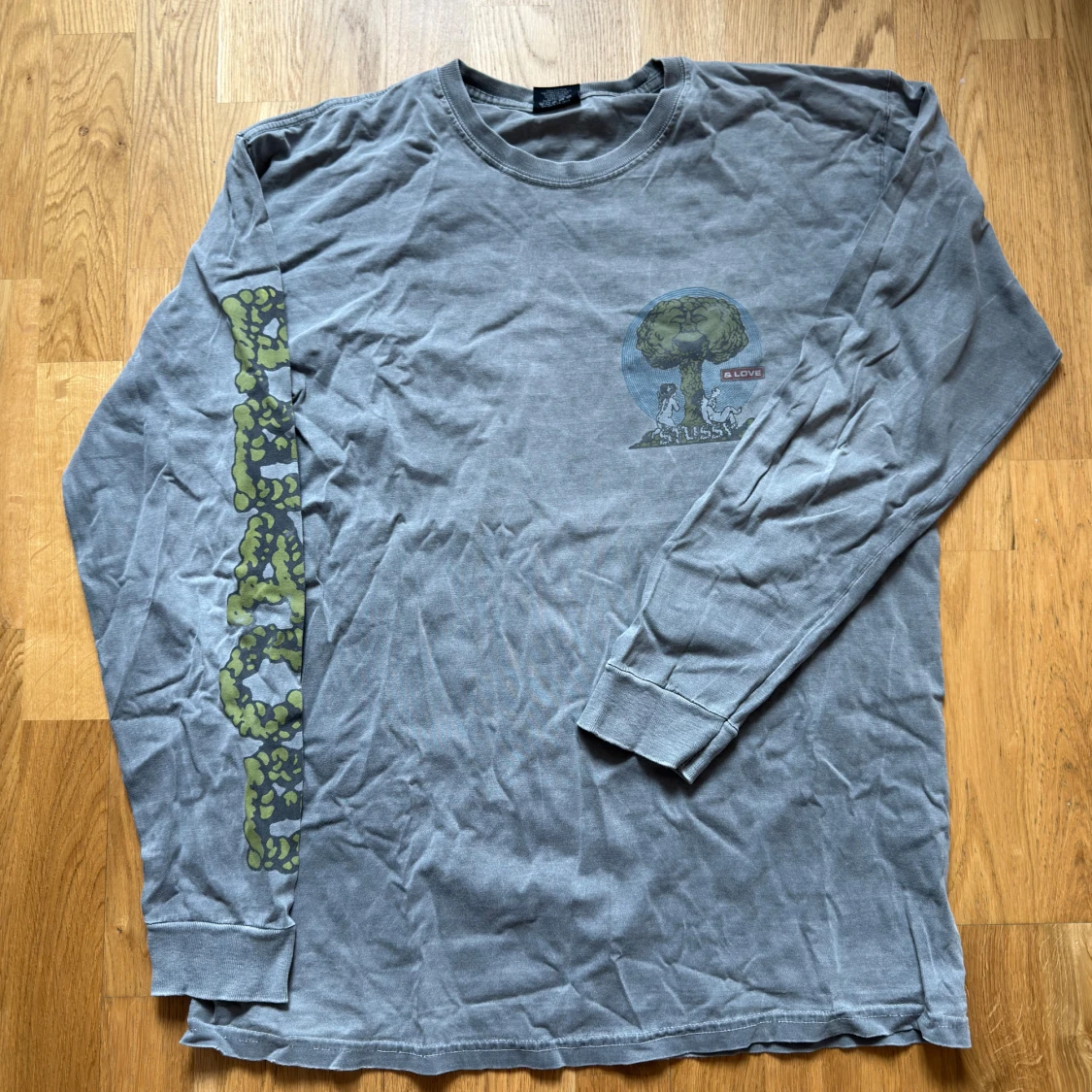 Grå långärmad tröja från Stussy