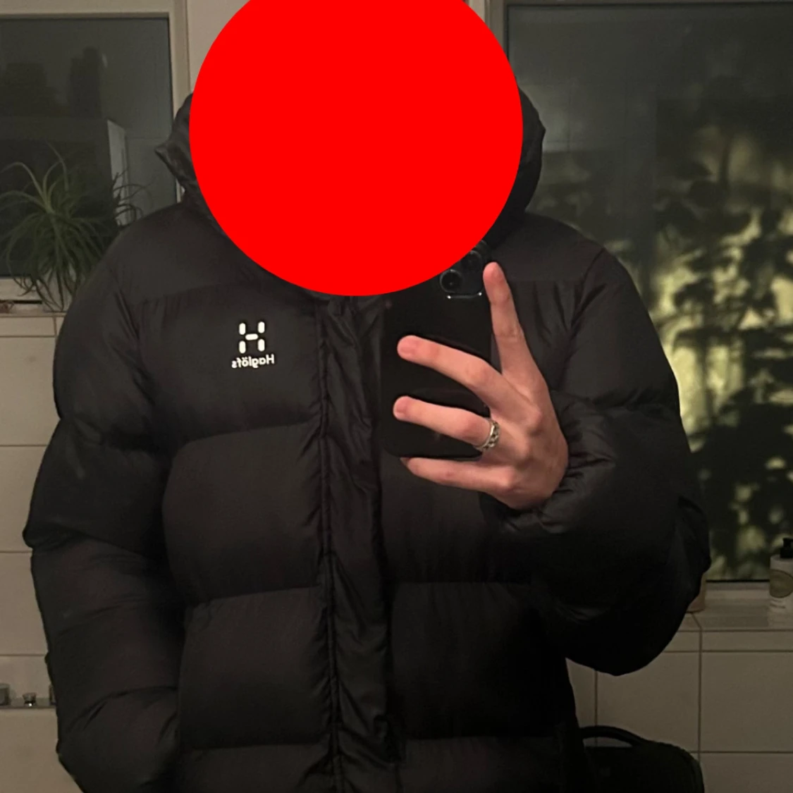 Svart dunjacka från Haglöfs - 1