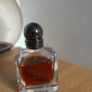 Armani stronger with you intensly - Säljes pga av jag längre inte använder den. Det är ca 40 ml kvar i flaskan från 50 ml. 
