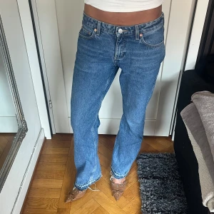Lowwaist baggy jeans - Säljer dessa lågmidjade baggy jeansen 