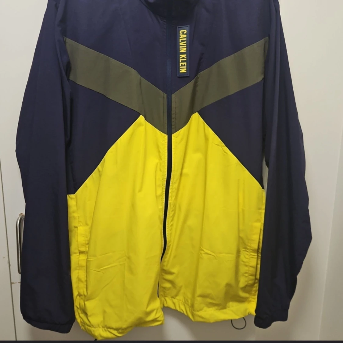 Flerfärgad vindjacka från Calvin Klein - 1