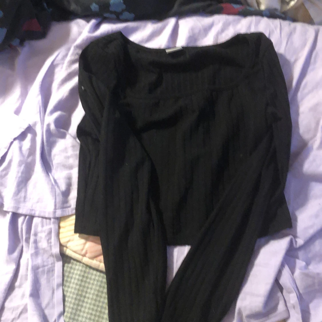 Svart croppad långärmad topp - 3