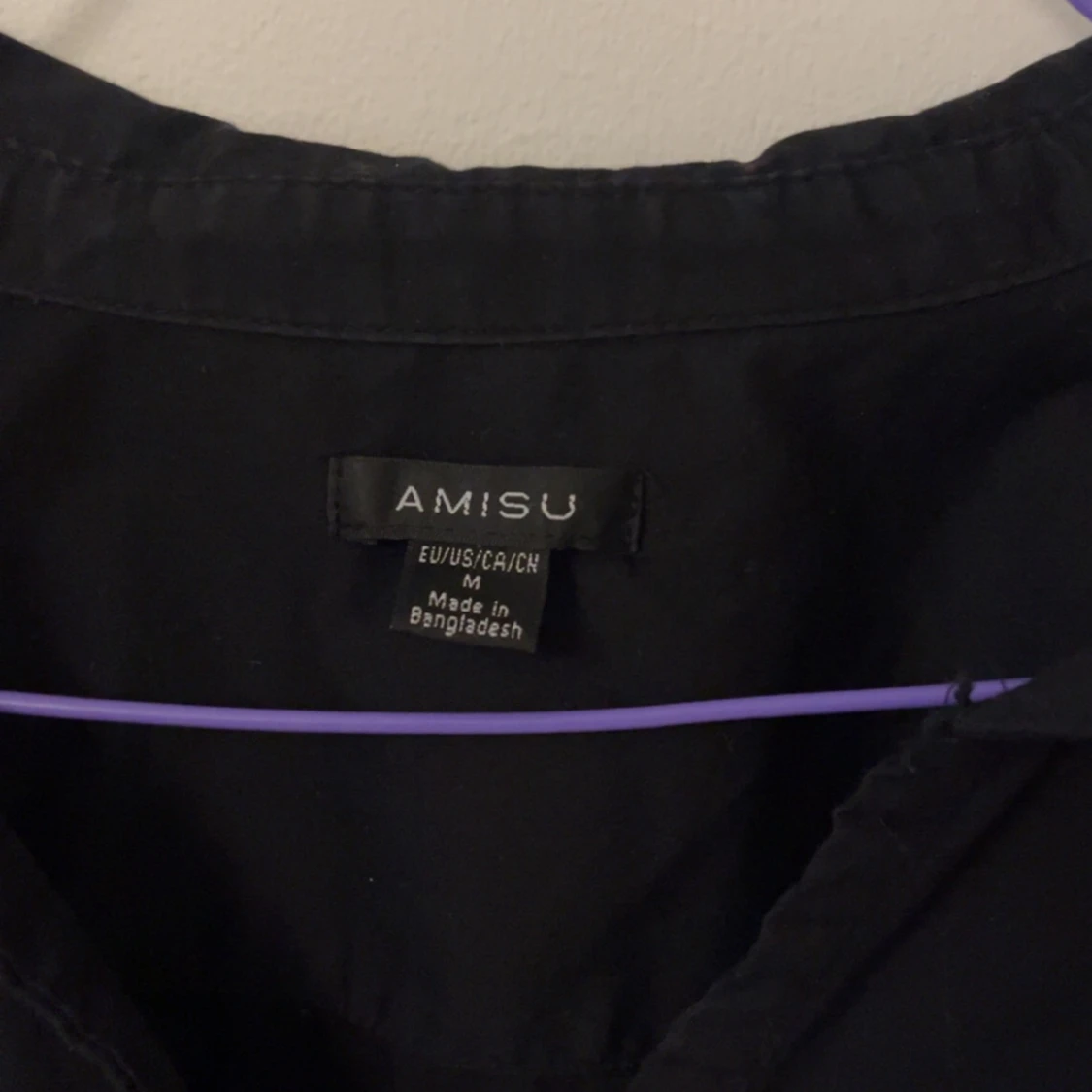 Svart skjorta med fina detaljer - 91