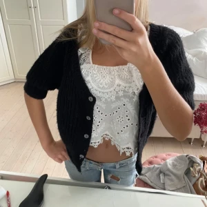 Stickad kofta  - Så snygg stickad kofta