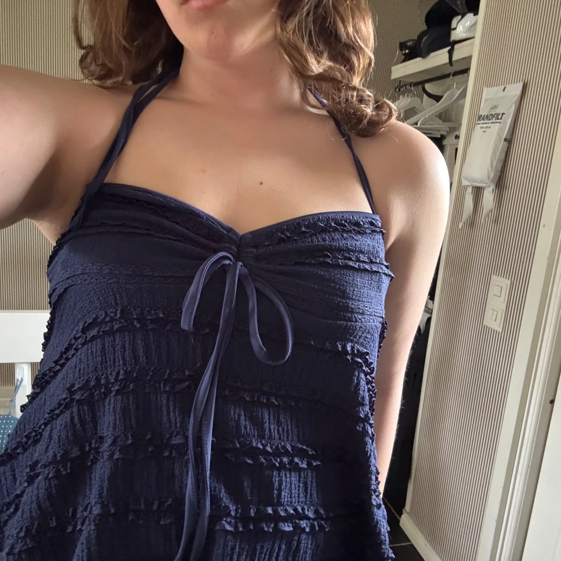 Mörkblå croppad halterneck-top - 1