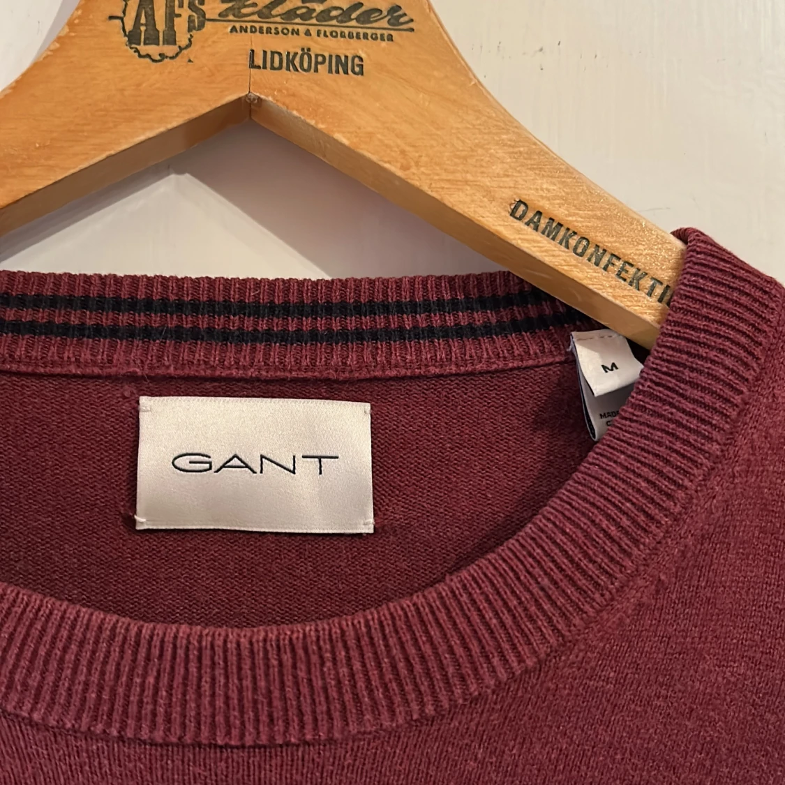 Vinröd tröja från GANT - 2