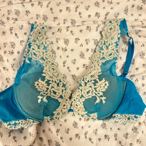 Intimissimi bh - Såå fin intimissimi bh i en blå färg som inte säljs längre