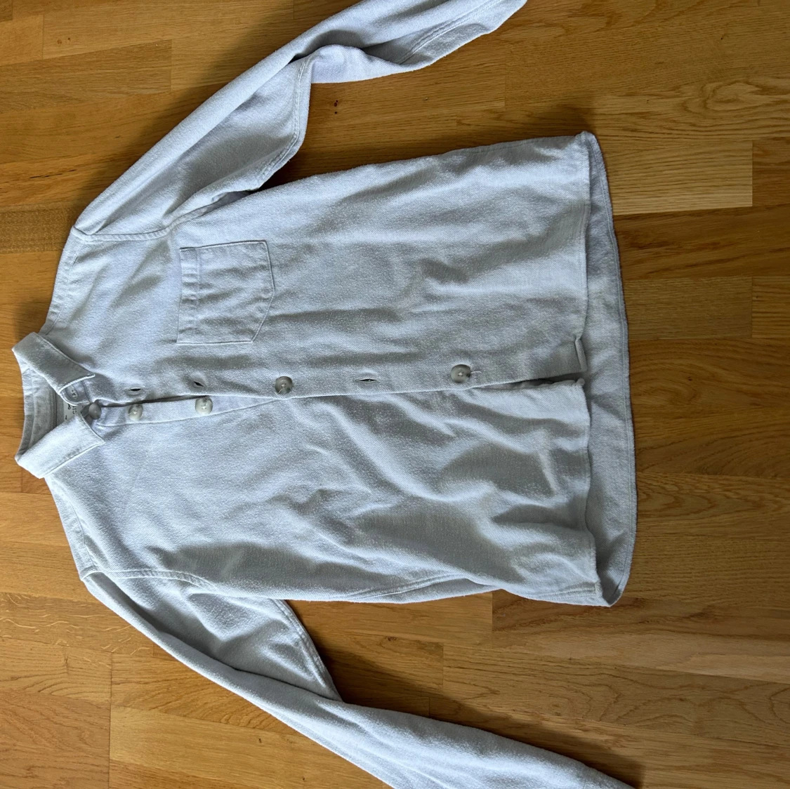 Ljusgrå skjorta från Ciszere, slim fit