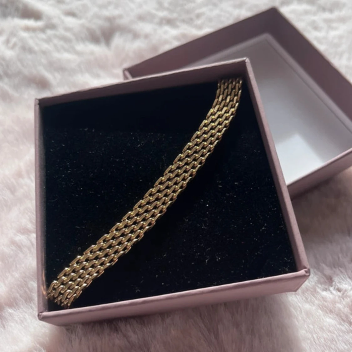 Guldigt kedjearmband i box - 1