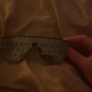 LV glasögon  - LV solglasögon 🕶️ 