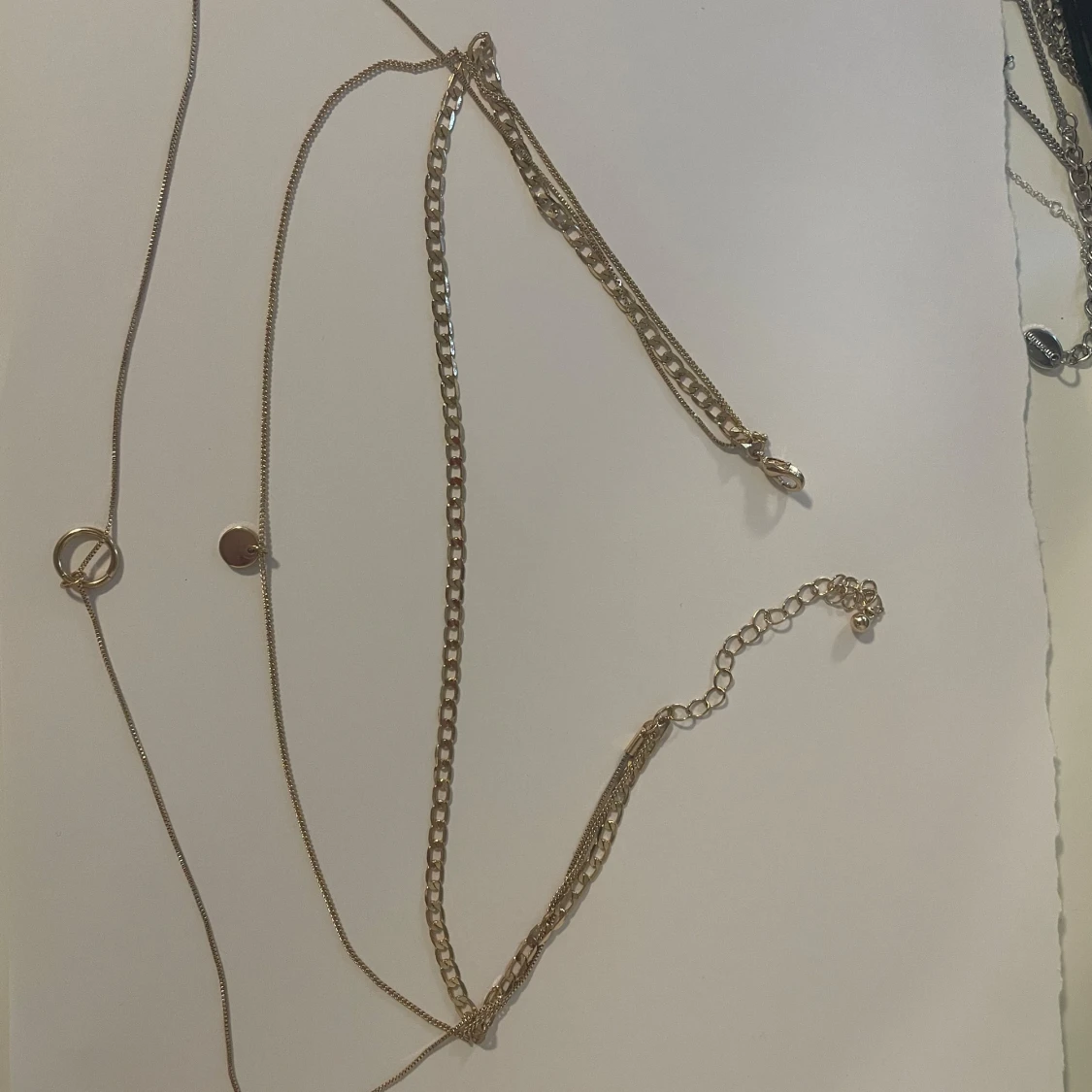 Guldigt lager-på-lager halsband - 1