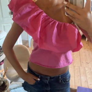Rosa offshoulder topp - Tidigare bodysuit, men avklippt🩷🩷🩷 Så snygg fest topp!