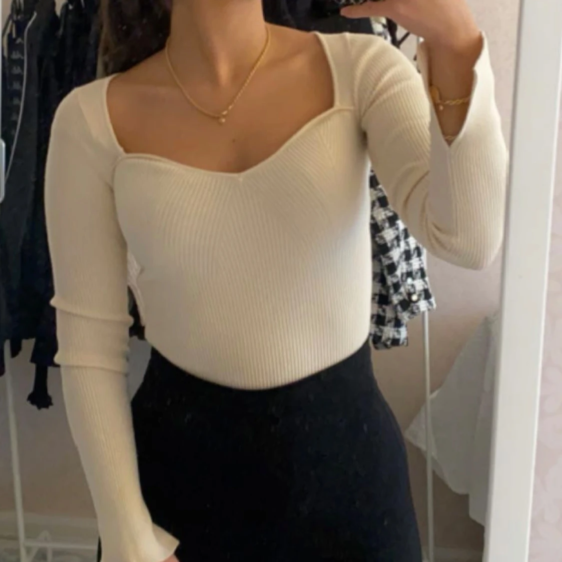 Ribbad ljusbeige topp från gina tricot