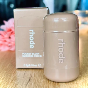 Rhode Pocket Blush ”Sprinkle”! - Rhode Pocket Blush ”Sprinkle”. 5,3 g. Oanvänt med kartong.