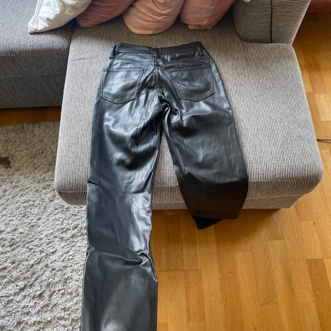 Raka svarta skinnbyxor  - 1