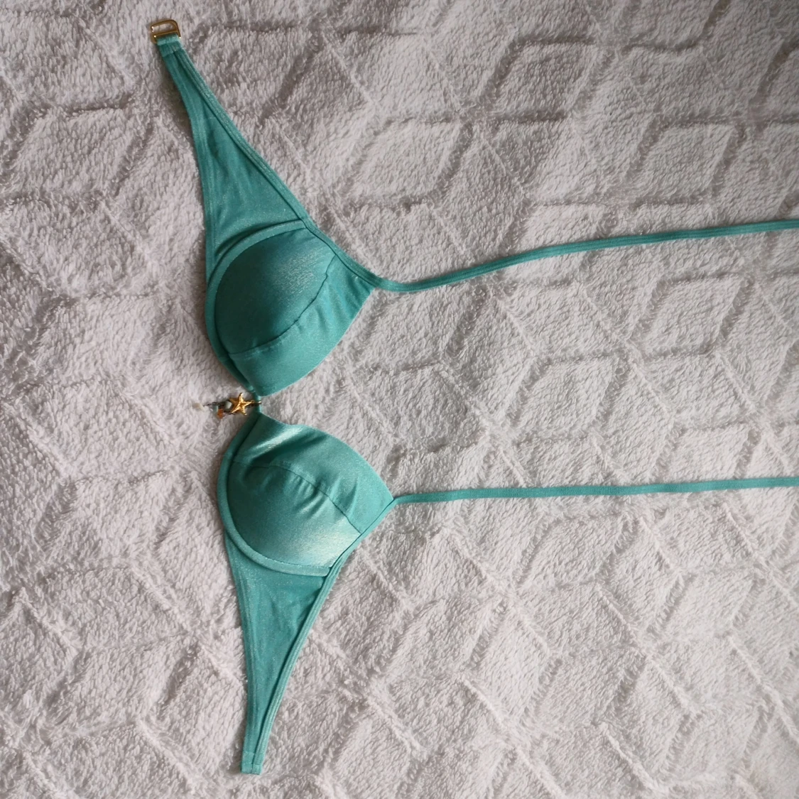 Turkos push up bikiniöverdel med gulddetalj💞 - 2