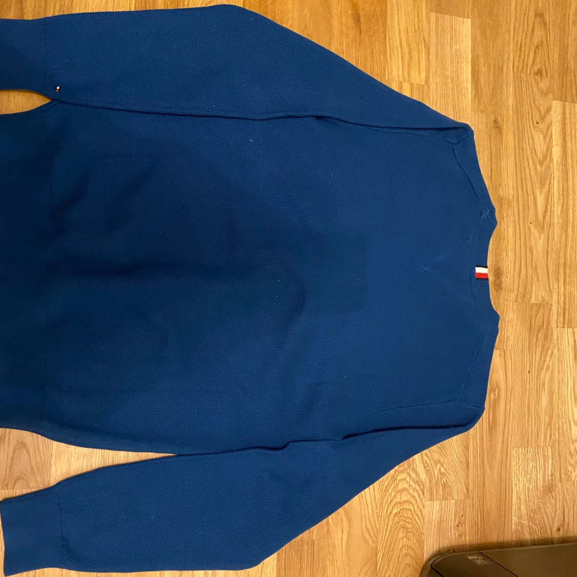 Blå stickad tröja från Tommy Hilfiger - 1