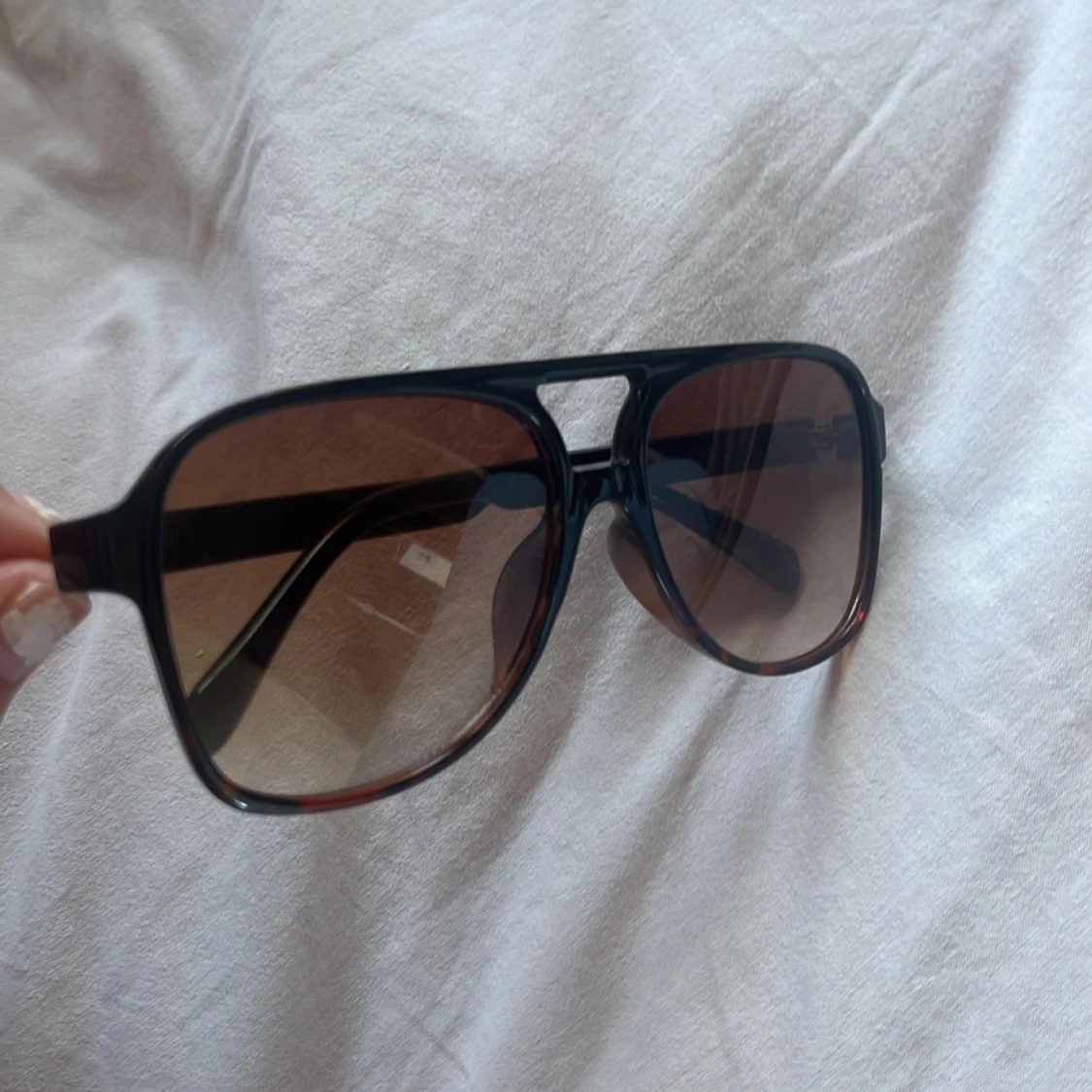 Svarta solglasögon med bruna linser - 91