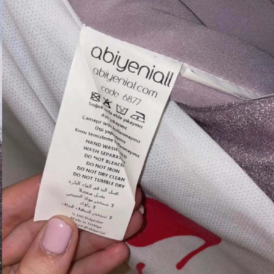 Ljuslila långklänning från Abiyenial - 2