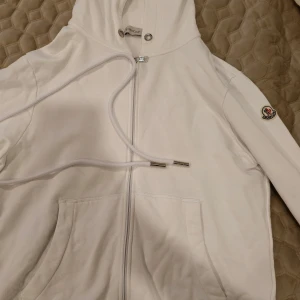 Moncler kofta - Ny skick