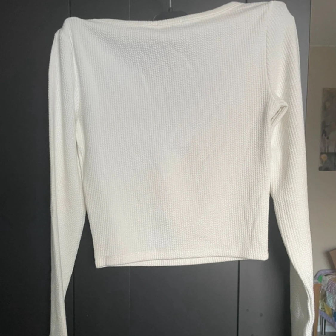 Vit u-ringad långärmad topp - 1