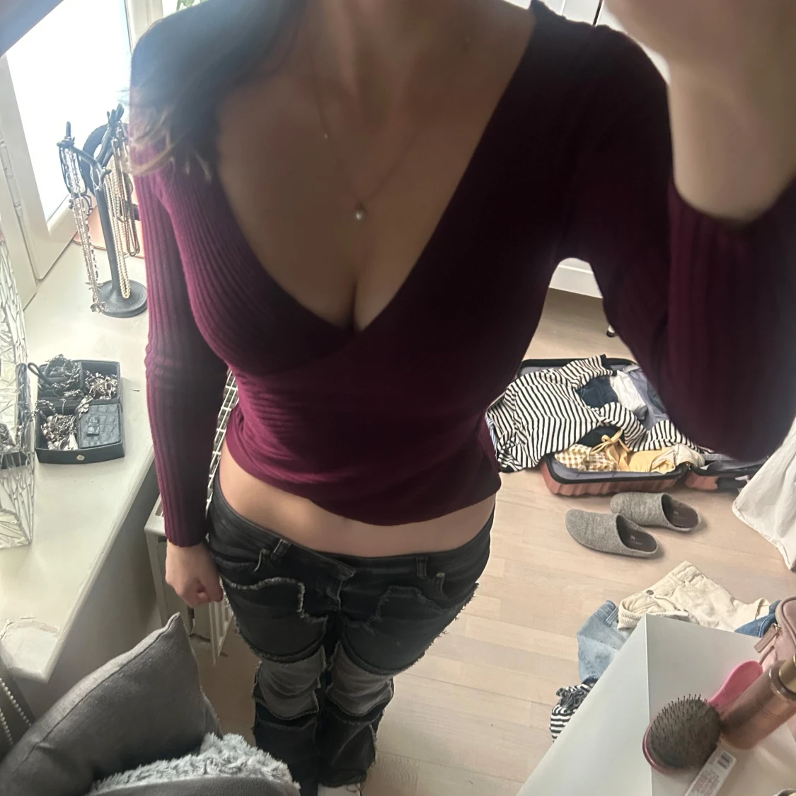 Vinröd ribbad omlottopp