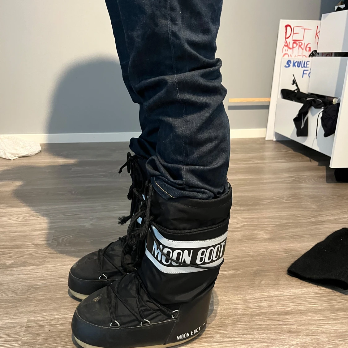 Svarta Moon Boots med vit logga - 1