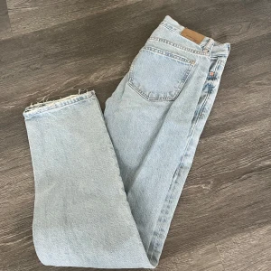 Jeans - Lågmidjade jeans från gina, super söta men tyvärr blivit för små!💓