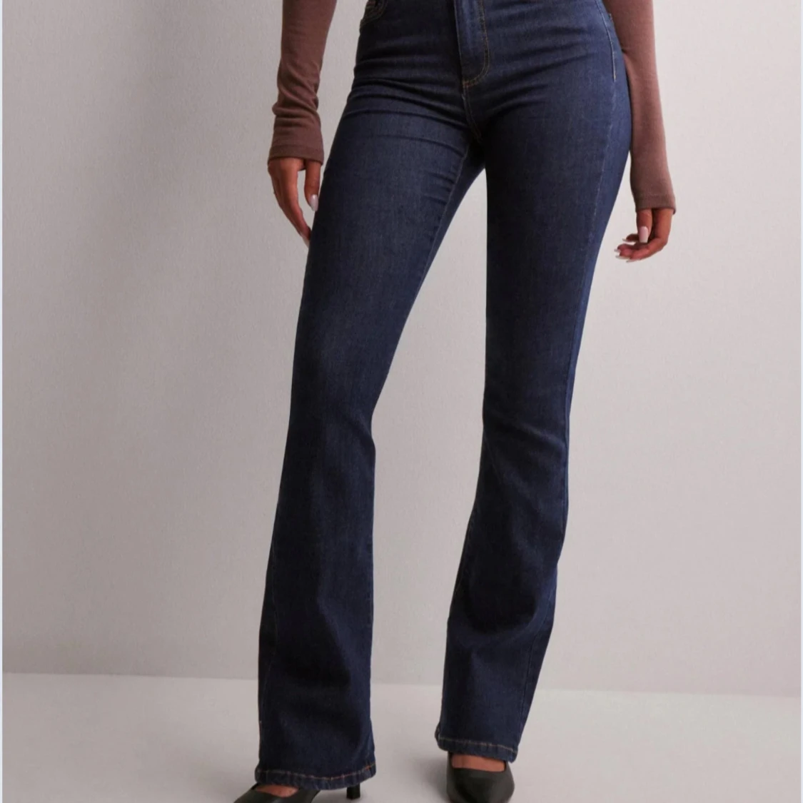 Mörkblå bootcut jeans - 1