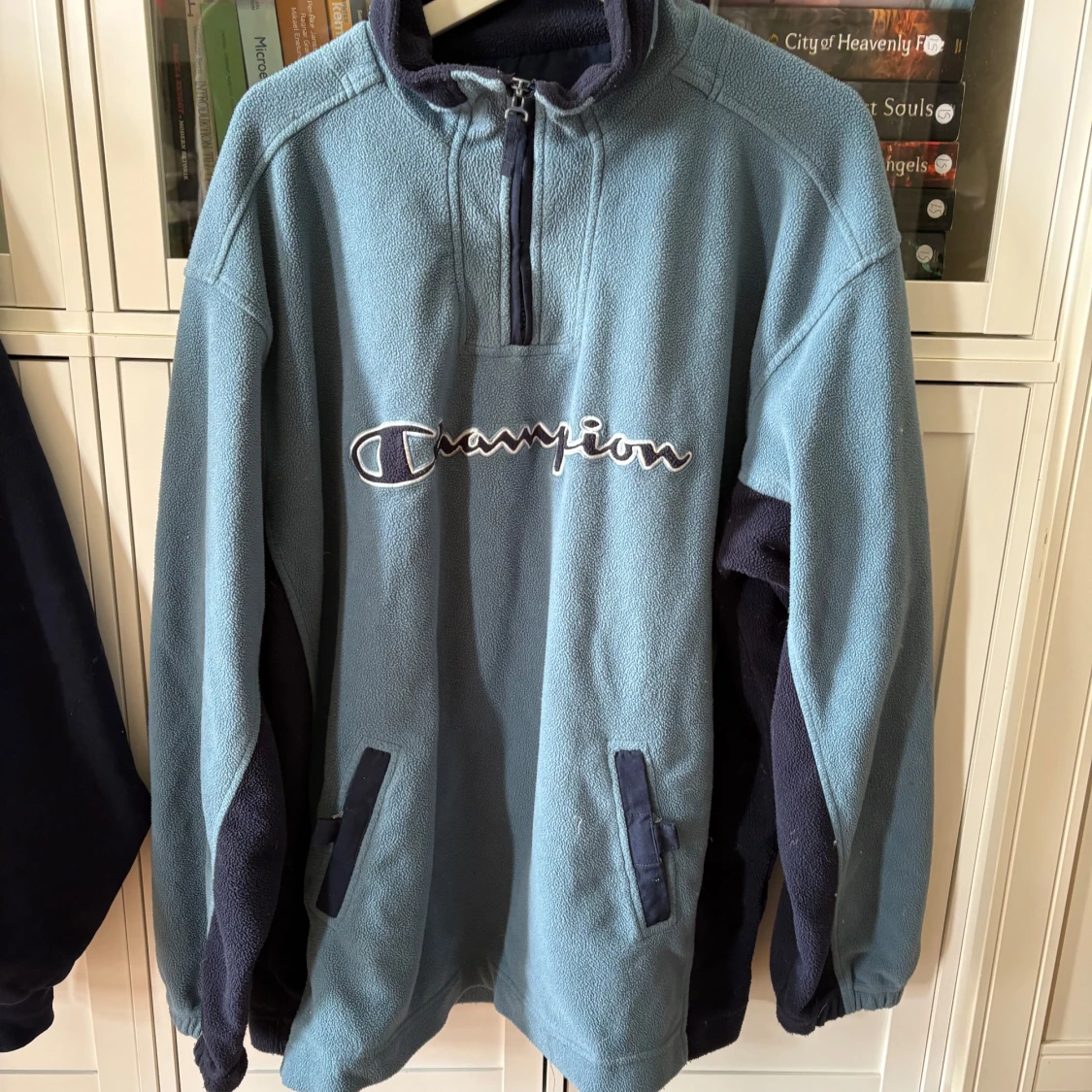 Blå fleecejacka från Champion