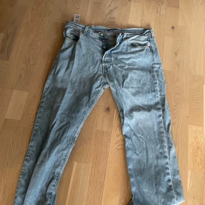 Levis 501 - Ett par riktigt sköna byxor finns inget direkt tecken på användning 36/30