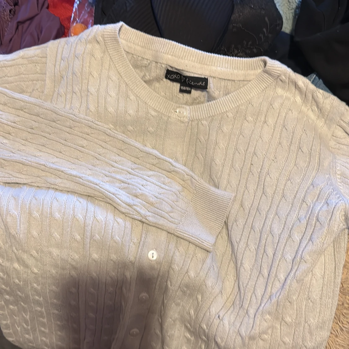 Vit kabelstickad kofta från XOXO friends - 4