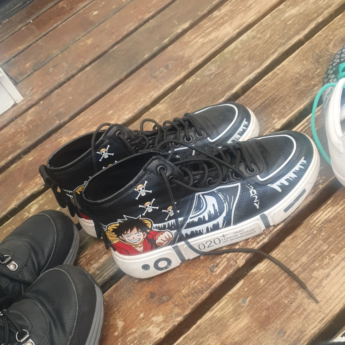 Puma Ferrari sneakers i vitt och svart - 3