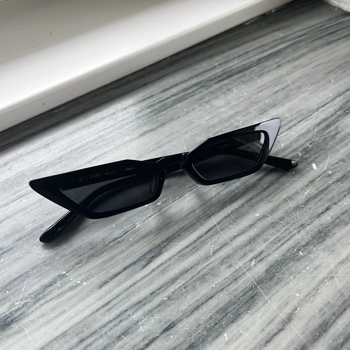 Svarta solglasögon från Yami Neko Limited Edition