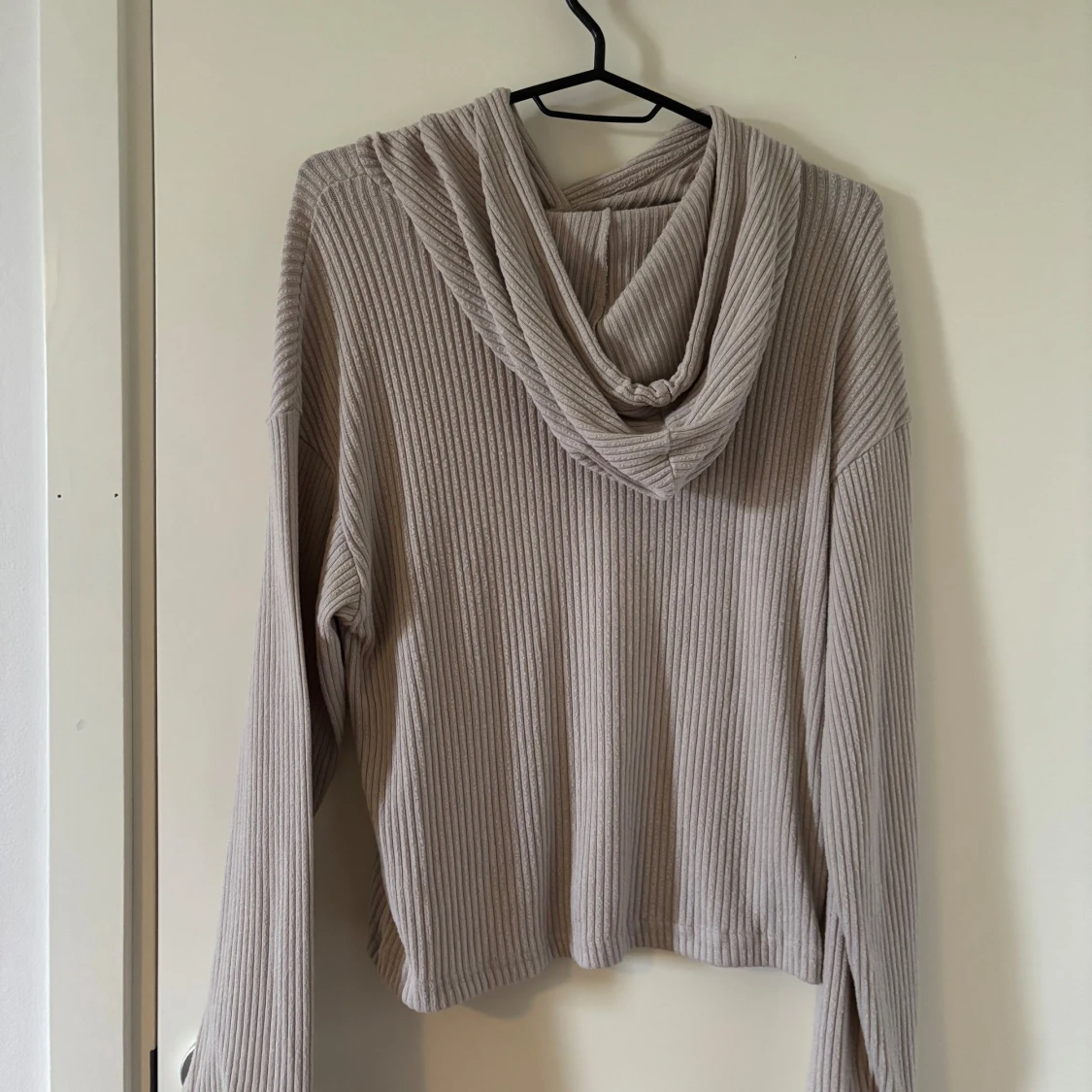 Beige ribbad hoodie - 2