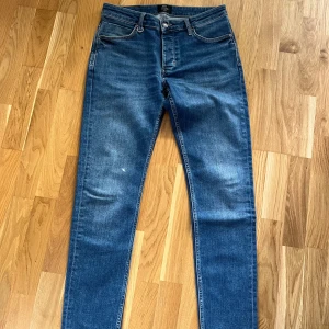 Neuw Stockholm jeans slim fit - Ny skick, använd ett fåtal gånger. Strlk 31/32