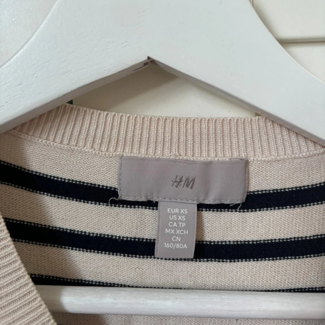 Randig kortärmad tröja från H&M - 1