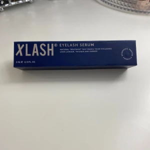 Xlash Eyelash Serum 3ml - Helt oanvändt Xlash Eyelash Serum , 3 ml. Perfekt för dig som vill boosta längden och fylligheten på din fransar. 