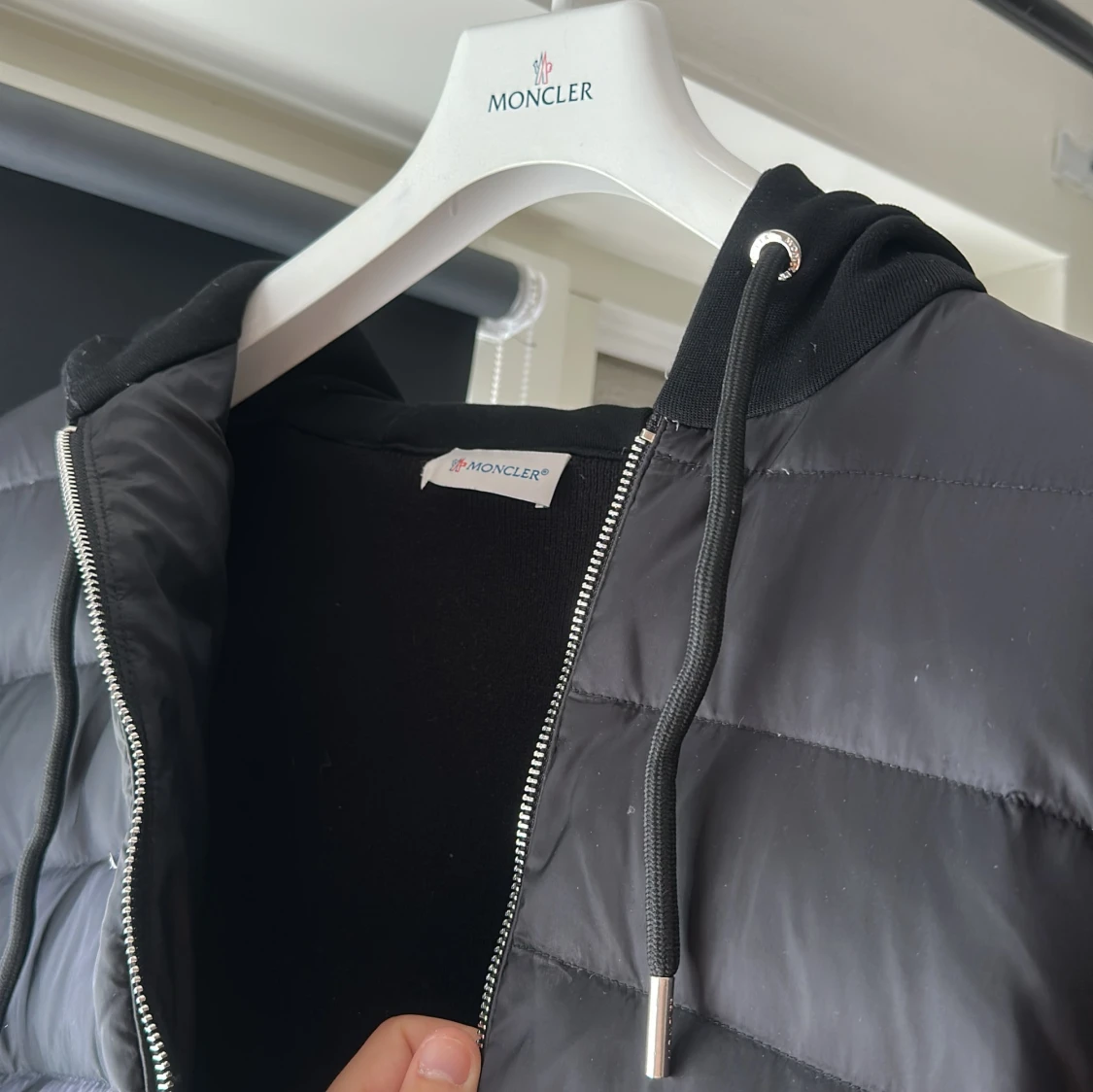 Svart Moncler hoodie med vadderad front - 3