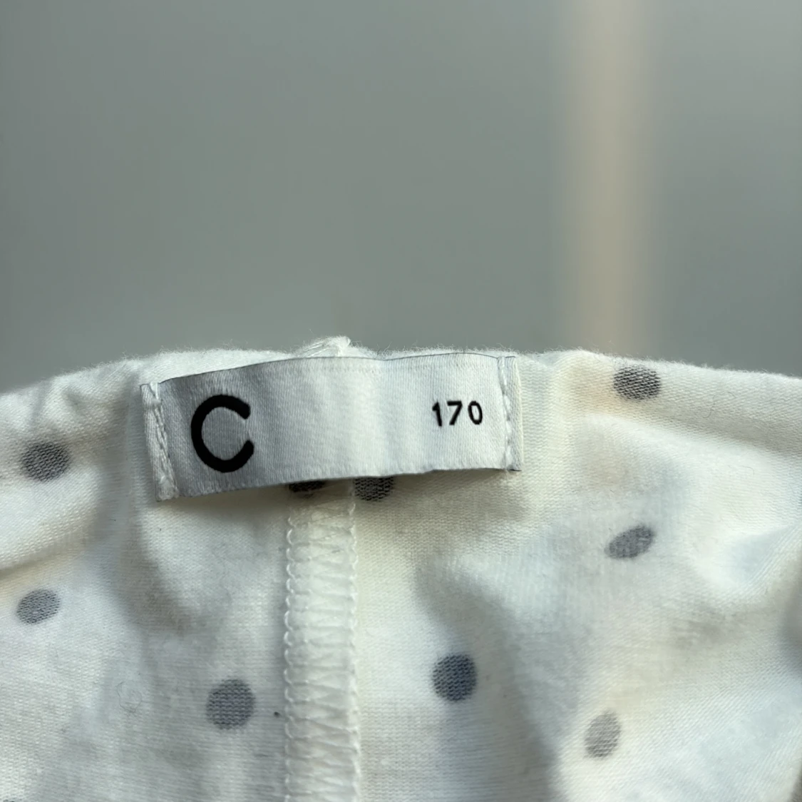 Vit prickig volangkjol!💕💕 - 2