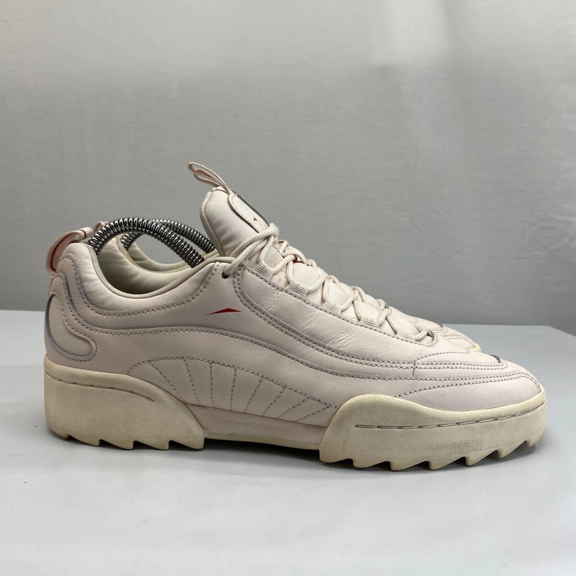 Beige sneakers från Reebok med chunky sula