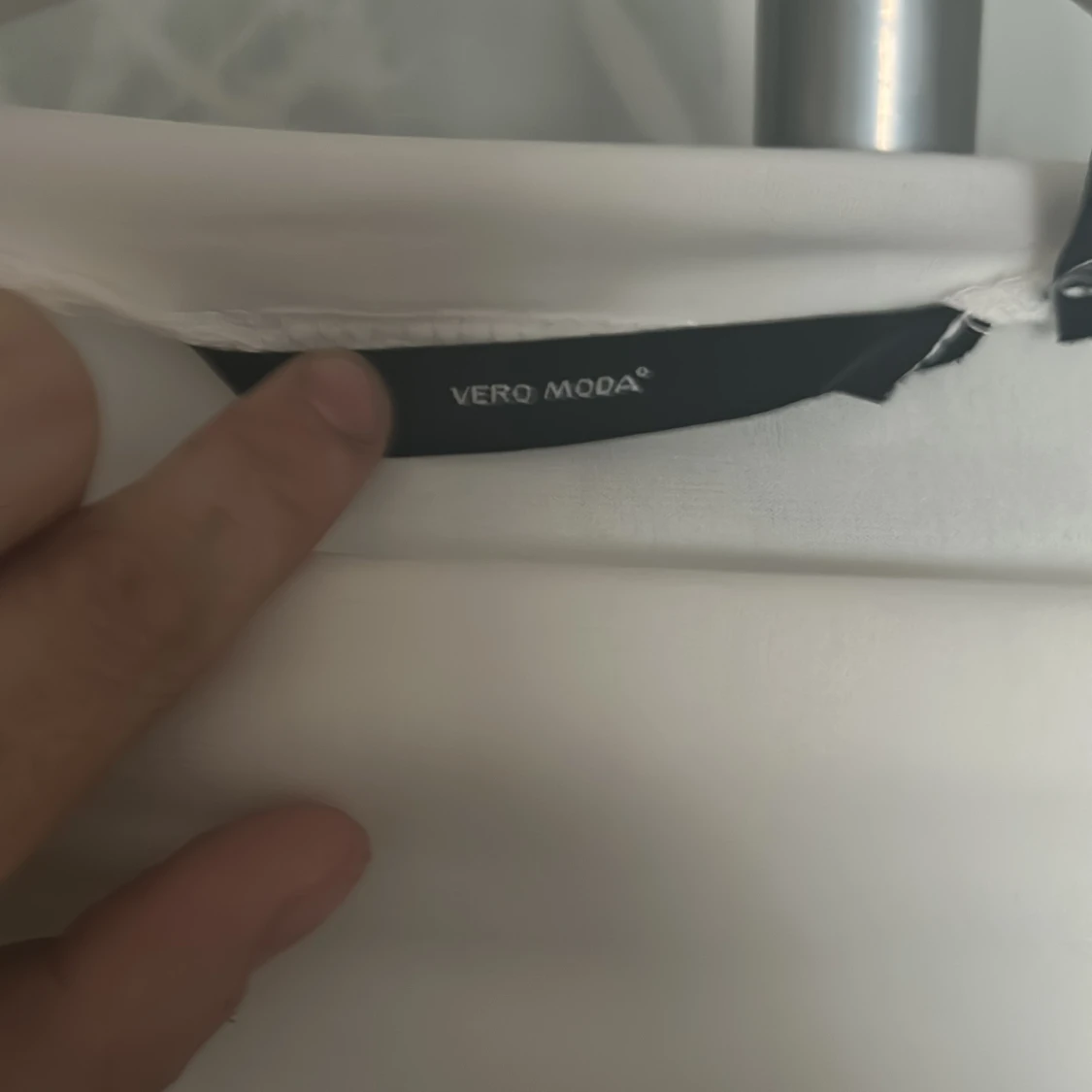 Vit långärmad topp från Vero Moda - 1