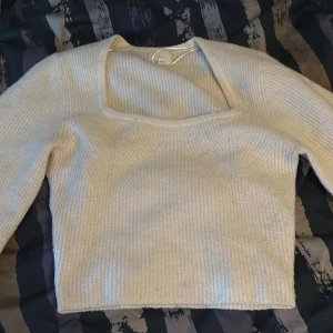 Beige ribbad stickad topp H&M - Jättefin tröja från Hm 
