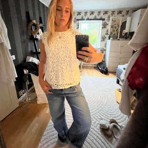 Vit spetstopp - Jättesöt spetstopp i fint skick! Pris kan diskuteras 🤍🤍