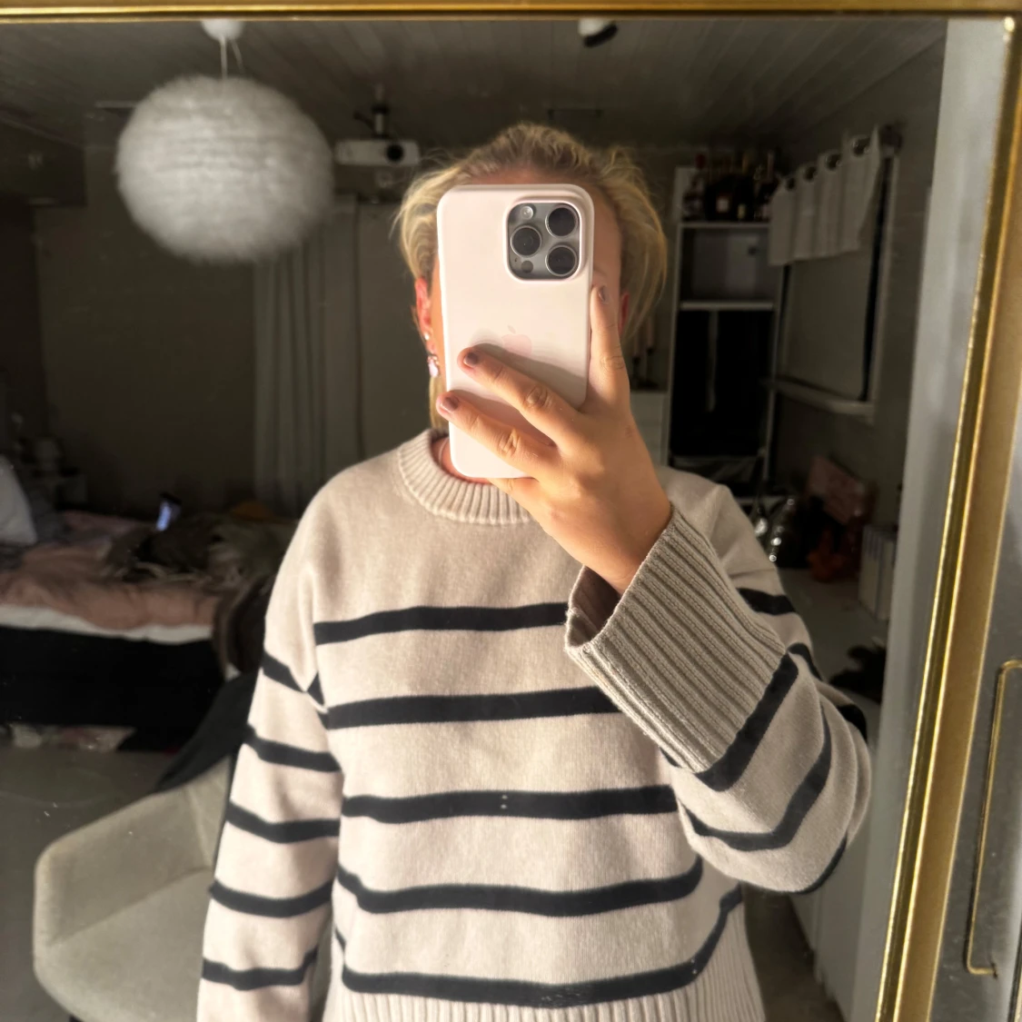 Beige och svart randig stickad tröja - 2